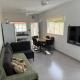 Casa nova térrea familiar com ar condicionado e estacionamento em Cananeia, カナネイア - 写真 3