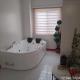 Serenity Homes with Indoor Jacuzzi, Lipa (zdjęcie 9)