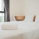 Comfortable Design 2BR with Washing Machine Sky House BSD Apartment By Travelio Tangerang - Fotografie 1
