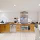 3 Bed Serviced Apartment in Battersea - River views, Londyn - Zdjęcie 4