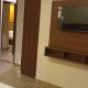 Hotel Le West Near Exhibition Center, Bombai - Foto 9