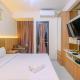 Homey and Stylish Studio Room at Transpark Cibubur Apartment By Travelio, Depok - Fotografie 2