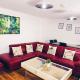 THROSTLES NEST APARTMENTS, Manchester - Photo 4