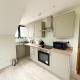 2 Bedroom Duplex's in Huntingdon - Built for Contractors & Professionals - Balcony - WiFi - Fully Equipped Kitchen - Smart TV - Ideal for Work Stays - Long Projects, Huntingdon (Foto 4)
