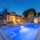 OASIS Holiday house with pool near city center, Novi Vinodolski (fotografie 2)