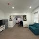 Stunning Birmingham City Center Apartment - Sleeps 4 - Free Parking, Netflix, Prime, Disney