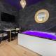 Jacuzzi privé, Sauna & Design Chic, Reims - Photo 7