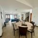 Large beach house with swimming pool and bbq, プンタ・エルモサ - 写真 3