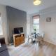 Stunning 6-Bedroom House in Beeston Awaits Your Stay!, Nottingham - Foto 2