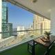 Opulent Flat with Beach, Pool & Canal View in JBR, Dubaj - Fotografie 2