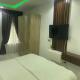 Ebenezer Courtage, Lagos (foto 4)