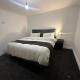 House-Sleeps8-Parking-Garden, Leeds (photo 3)