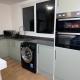 House-Sleeps8-Parking-Garden, Leeds (photo 10)