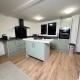 House-Sleeps8-Parking-Garden, Leeds
