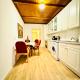 Amazing 4BR Shared Apartment 10 Minute Walk to FAC Platz, Вена - Фото 6