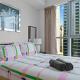 Cozy Marina View Apartment with Modern Gym & Pool, Steps to Beach & Metro, Dubaj - Fotografie 7