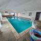 Villa on a hill with indoor heated salt water pool Boyertown - Фото 3