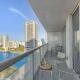 Modern 1BR with Pool & Balcony Hallandale Beach - Zdjęcie 1