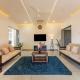 StayVista at The Redstone Villa with Bar, Lawn & Pool, Kolhapur - Foto 6