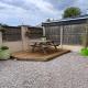 Ty Bach Melyn, car parking and private courtyard, Bridgend (foto 4)