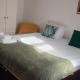 Modern, well located en-suite rooms with parking - Orbitat Accommodations Cambridge - Photo 3