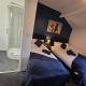 Contractors, City Centre, 4 Double Rooms, 3 Showers-Toilets, Sleeps 10, 4 TVs Coventry - Photo 5