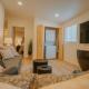 Sage Suite at ArnoTriplex! Hot Tub and Pet Friendly! Albuquerque - Fotografie 10