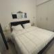 Double bed, Prime location, Beach Access,Pool View Sharjah - Foto 9