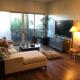 Beautiful Cottage, hot tub, in great neighborhood