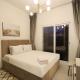 Livbnb- Classy 3BR plus Maid's Villa with Private Patio, Дубай - Фото 4