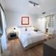 Bright Gem in Vibrant Popular Neighborhood, Atény - Fotografie 2