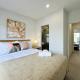 City Haven Retreat - Stylish 2BR Townhouse vs AC & Backyard, Auckland - Foto 3