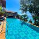 Aoyon Beach, a 5-bedroom Thai-style villa with stunning sea views, 50 meters direct beach access, free maid,, Phuket - Fotografie 2