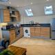 Stunning Modern 2 Bedroom Apartment - Perfect Getaway, Manchester - Photo 3