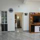 Uthuppan's Bedroom with the waterfall view, Ūdumbanshola - 写真 2