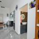 Uthuppan's Bedroom with the waterfall view, Ūdumbanshola - 写真 6