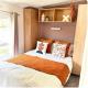 Harwich - Caravan - Sleeps 10 - Garden - Pool - Foto 9