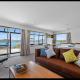 Absolutely Lake Front house-Private lake access Rotorua - Photo 7