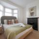 Cosy 4 bed with free parking, Chatham Town Centre