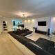 Deluxe Estate, Hoofddorp