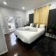 Movie - 4 bedroom with King bed, deck and 80 in Movie Screen, Bayonne (fotografie 3)