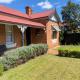 Merala a cosy cottage with easy stroll to CBD