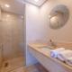 Coastal Vibe 2BR Mangroovy Gouna with Rooftop Cinema, BBQ, Pool & Beach Access, ハルガダ - 写真 5