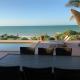Casa Ceballos, Frente a la Playa