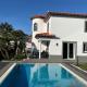 Funchal Apt- Sleeps 2 - Pool & Parking - Madeira, Funchal (foto 2)