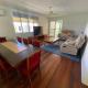 Beach side, air conditioned, 3 bedroom cottage Urangan - Photo 2