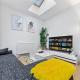 Serene 2-Bed London Escape with Garden & Parking- Central Vibes, Suburban calm-Book Instantly & Save on Long Stays!, Londýn - Fotografie 2