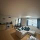 stylish two bed Ipswich apartment close to the waterfront sleeps 5 perfect for contractors leisure travel stays - Photo 2