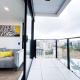 Stylish & Cozy 1 Bedroom Penthouse Apartment in CBD Near Skytower- Pool Gym Sauna, Окленд - Фото 2