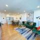 Designed Penthouse 2Bed & 2Bath with SkyTower View on Queen St, Окленд - Фото 5